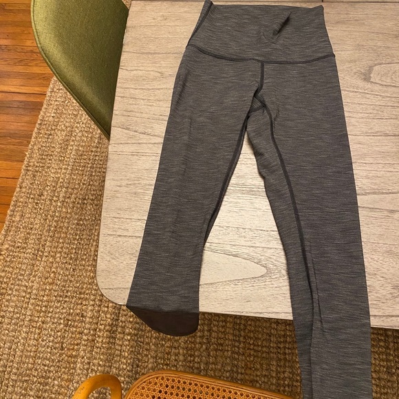 Lululemon 7/8 Wunder Under High Rise Luxtreme - Picture 3 of 3